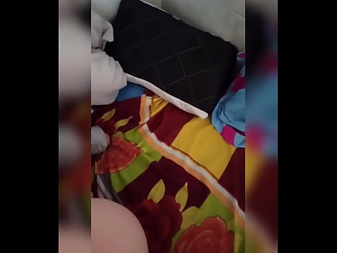 ❤️ منهنجي روم ميٽ گهر ۾ اڪيلي رهي ٿي ڇاڪاڻ ته هن جو مڙس موڪلن تي وڃي ٿو ۽ مان موقعو وٺان ٿو ته هن کي چوسان ۽ هن جي گدا کي کير سان ڀريان. معيار جنسي
